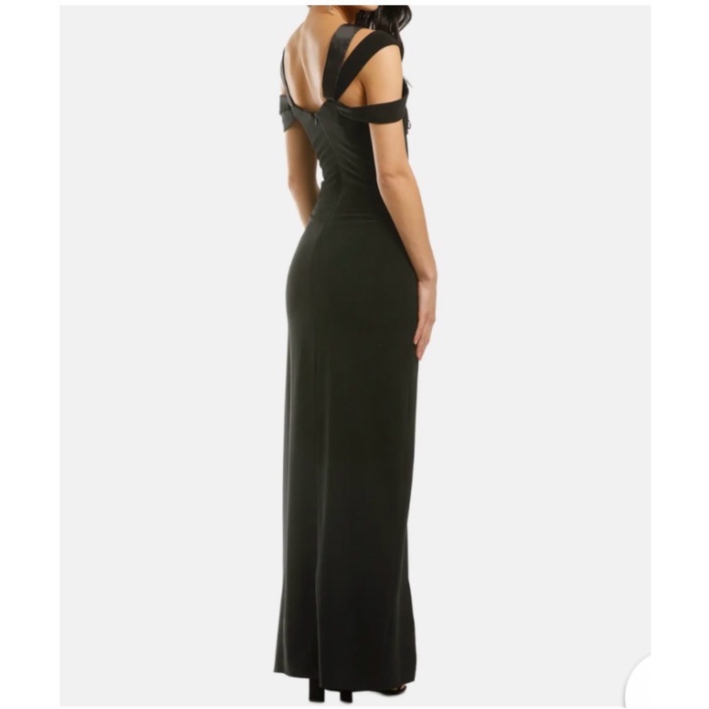 IVORY Halston Heritage Elegant Strap Evening Gown Size 0 Excellent Condition